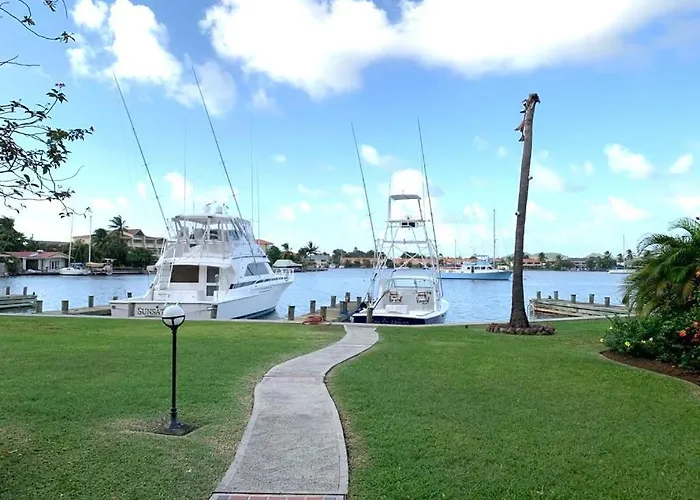 Bay View #7 Is A 2-Bed, 3,5-Bath Waterfront Townhouse In A Gated Community, Townhouse