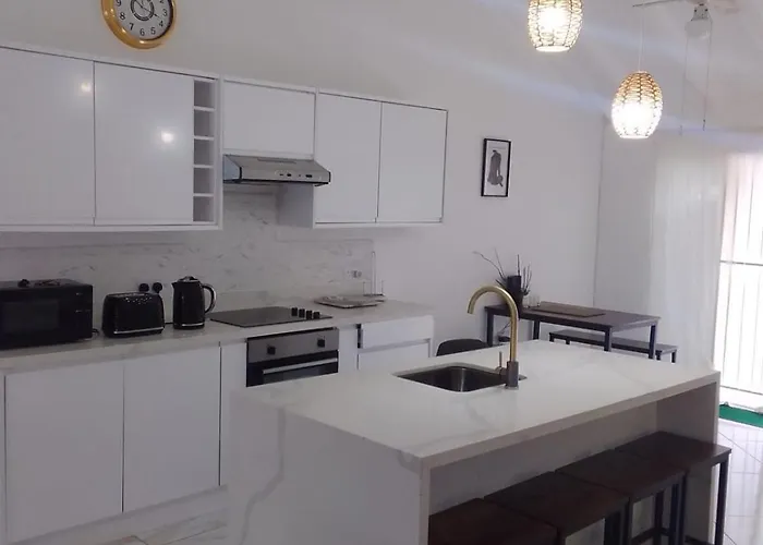 Central Bay Luxe Townhouse